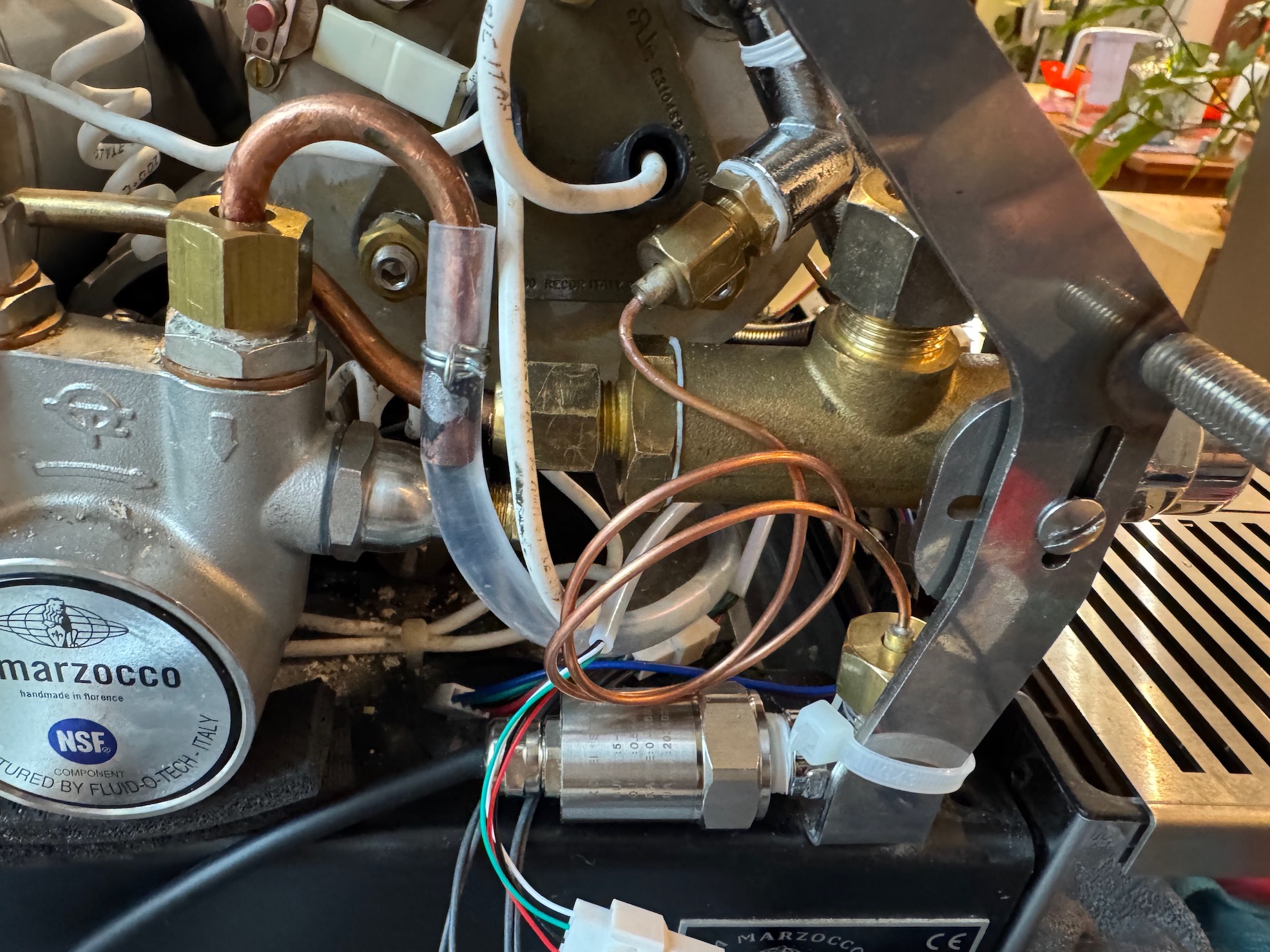 A photo of the brew boiler pressure transducer connection